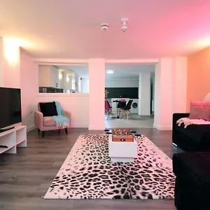 Principality House By Mia Living 3 Bedroom A 5 Min Walk To Principality Stadium Apartment Cardiff
