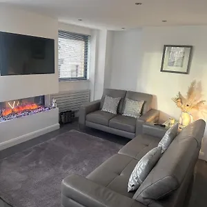 Luxury Centre Overlooking Custom House Sqaure Apartment Belfast